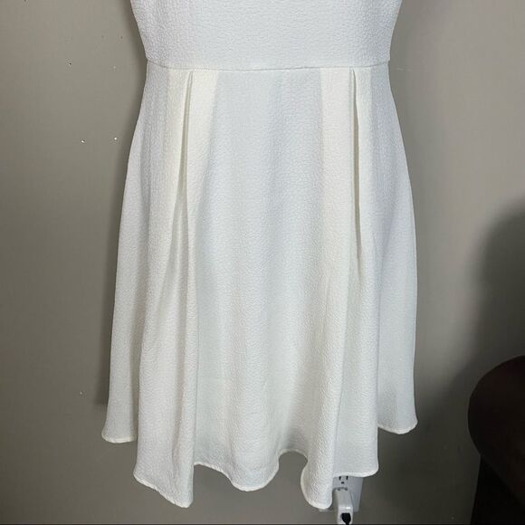 Everly V Neck Ivory Flowy Midi Dress - Picture 8 of 10